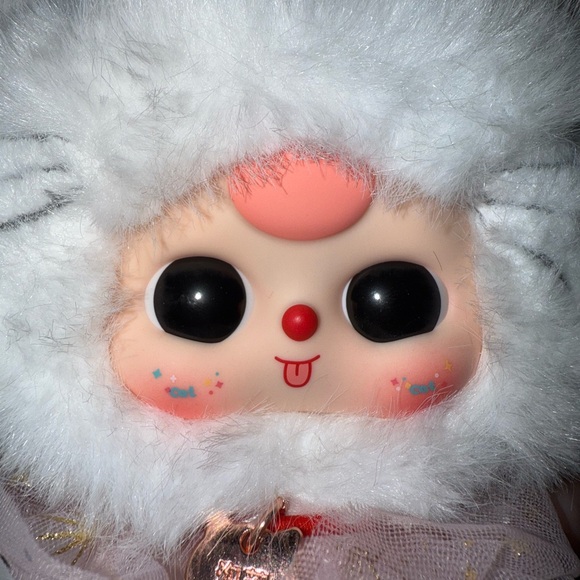 Baby Three BB3 Whose Cat is This? White w/ Tongue & fish tattoos - Picture 3 of 3